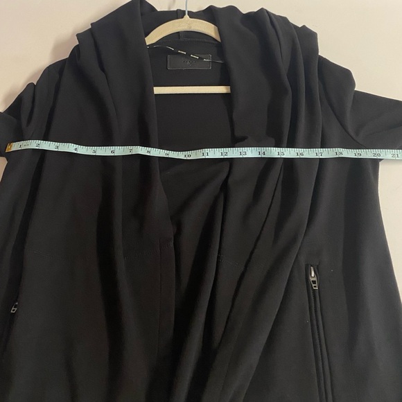 BLANKNYC -black open front lightweight hoodie with cinch tie bottom Size S - Picture 8 of 9